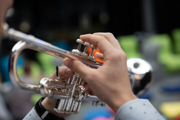 Obraz premium musician playing the trumpet
