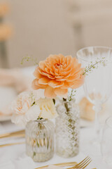 Table des mariés fleurie