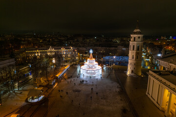 Obraz premium Aerial winter night view of Vilnius Christmas Tree, Vilnius old town, Lithuania