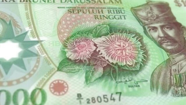 Brunei Brunei Dollar 10000 Banknotes, Ten Thousand Brunei Dollar, Close-up and macro view of the Brunei Dollar, Tracking and Dolly Shots 10000 Brunei Dollar banknote Observe and Reserve Side, Brunei