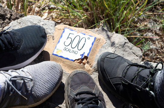 indication of 500&Acirc;&deg; step, on the path that leads to the Crapolla fjord, on the Amalfi coast