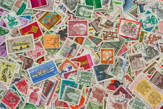 Viele gestempelte Briefmarken der deutschen Bundespost als Sammlung, viele Jahrg&auml;nge, Deutschland