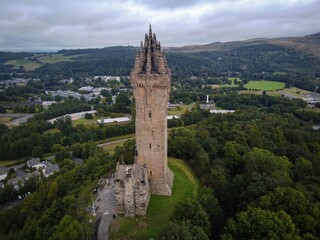 Obraz premium Aerial view of National Wallace Monument in Stirling, Scotland