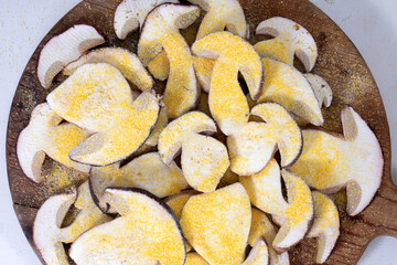 Preparation of the porcini mushroom before frying