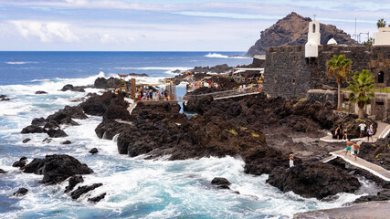 Fototapeta na wymiar Costa de Tenerife piscinas naturales de Garachico