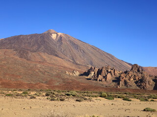 Fototapeta na wymiar View on the mount Teide in the National Park of Teide in Tenerife