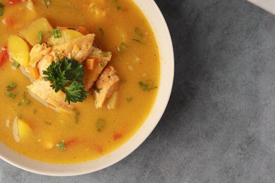 alimentos sopa de pescado 