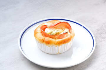 とろとろ玉子のベーコンポテトパン