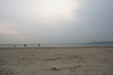 Fototapeta na wymiar coast and beach in cloudy weather