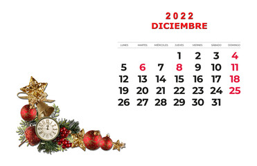 Diciembre de 2022. Mes. Calendario con adorno navideño.