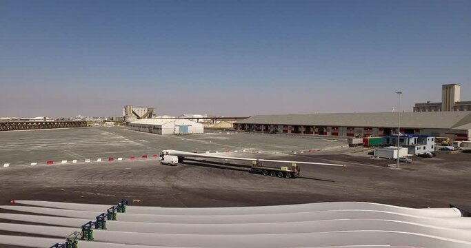 Stockage h&eacute;lices, pales &eacute;oliennes avant transport - Vue a&eacute;rienne