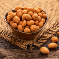 Arachis hypogaea - Organic mexican peanuts in the bowl