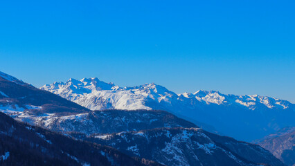 Fototapeta na wymiar Rhône-Alpes - Savoie - Valmeinier - Panorama sur le massif des Ecrins