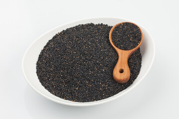 Sesame seeds, perilla seeds, and so on.
참깨, 들깨 따위를 통틀어 이르는 말.