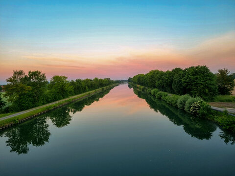 Mittelland Canal Wunstorf Kolenfeld beautiful sunrise with reflection