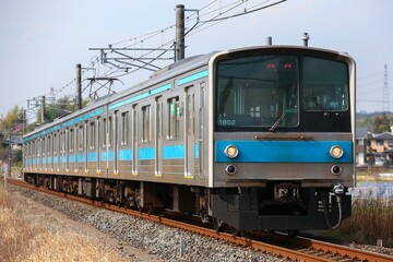 Fototapeta na wymiar 通勤電車 JR西日本奈良線205系