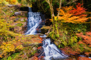 秋の深山峡(広島県山県郡安芸太田町加計)