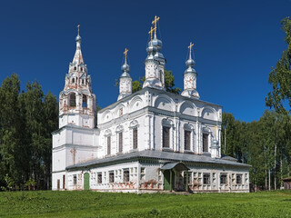 Fototapeta na wymiar Veliky Ustyug, Russia. Transfiguration Church of former Transfiguration nunnery. The church was built in 1689-1696.