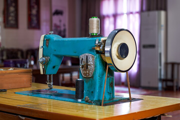 Fototapeta premium Closeup of a vintage traditional home sewing machine