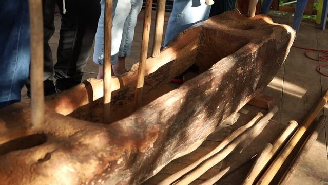 Gejog Lesung are Indonesian traditional arts in the form of percussion instruments playing using traditional rice pounders grown in agrarian society