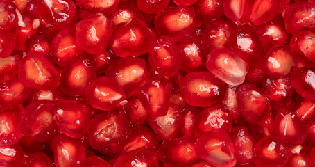 Fresh and ripe pomegranate seeds