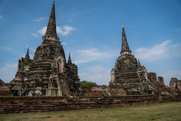 Fototapeta premium Ruinen von Ayutthaya, welche die frühere Hauptstadt des Königreichs Siam gewesen ist und heutzutage zu Thailand gehört.