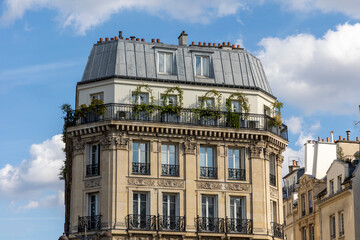 Bâtiment parisien typique