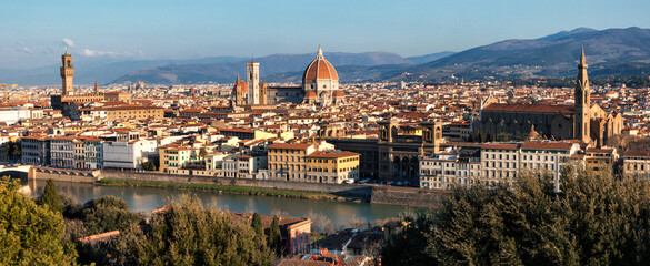 Firenze. Veduta da Piazzale Michelangelo con 
il fiume Arno verso la Cupola del Brunelleschi