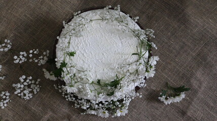 Wedding cake with natural flowers