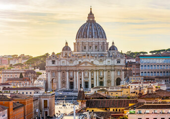 Fototapeta na wymiar St. Peter's basilica in Vatican, center of Rome, Italy