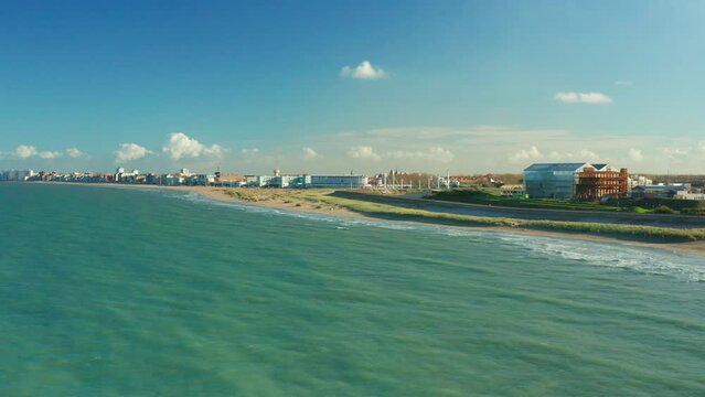 digue du canal exutoire &agrave; Dunkerque