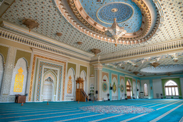 Obraz premium Interior of the Hazrati Imam Cathedral Mosque. Tashkent, Uzbekistan