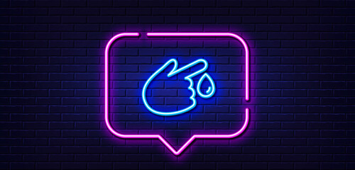 Obraz premium Neon light speech bubble. Blood donation line icon. Medical help sign. Neon light background. Blood donation glow line. Brick wall banner. Vector