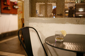 emtpy glass of mocktail in cafe table