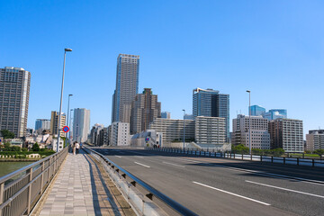 Fototapeta na wymiar 東京都中央区 佃大橋と月島の街並み
