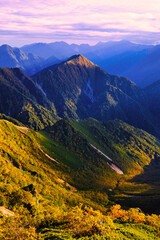 夕焼けと紅葉に染まる七倉岳･北アルプス･後立山連峰･登山･山岳風景