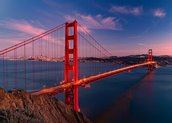 Fototapeta na wymiar Golden Gate Bridge at night with car light trails