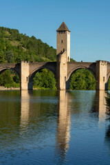  Cahors. Pont Valentré surnommé Pont du Diable sur le chemin de Saint Jacques de Compostelle. Patrimoine mondial de l'Unesco . Lot. Occitanie. France