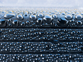 Marburg Natur Regentropfen auf Metall