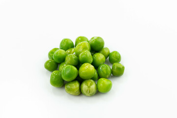 green peas isolated. fresh organic vegetables.