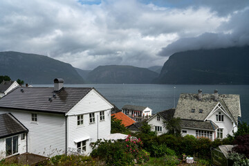 Dorf Utne am Hardangerfjord, Norwegen