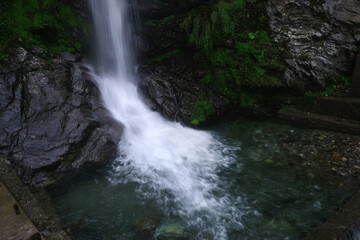 Fototapeta na wymiar Beautiful waterfall Landscape on the way to Lachen from Gantok, Sikkim, India.