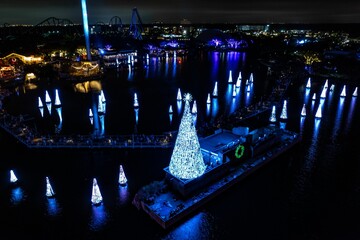 Naklejka premium SeaWorld Christmas light show in Orlando (Florida) taken with a drone from the air