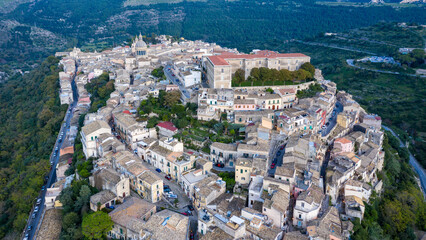 Naklejka premium View of Ragusa (Ragusa Ibla), UNESCO heritage town on Italian island of Sicily. View of the city in Ragusa Ibla, Province of Ragusa, Val di Noto, Sicily, Italy.
