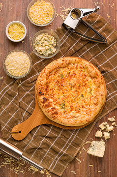 Fotos para card&aacute;pio pizzaria gourmet fundo de madeira, foodstyling gastronomia, fotografia de comida, pizzas artesanais