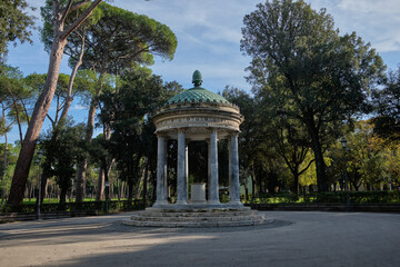 Obraz premium Tempio di Diana, neoclassical styled Monopteros at Villa Borghese city park in Rome, Italy 