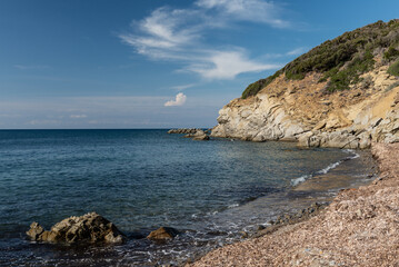 Fototapeta na wymiar Toskanische Küste im Herbst bei Piombino