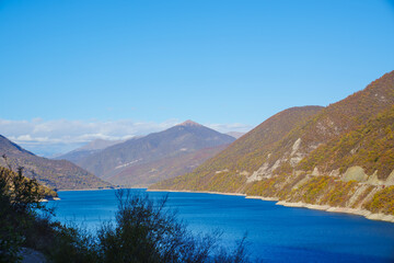 Fototapeta na wymiar mountain landscape. beautiful blue lake among the mountains.