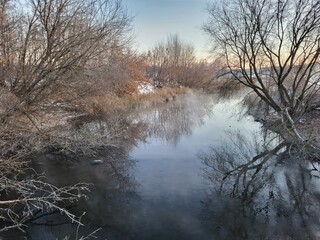 Obraz na płótnie Canvas river in winter