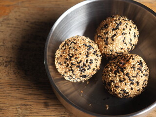 Chinese sesame balls
